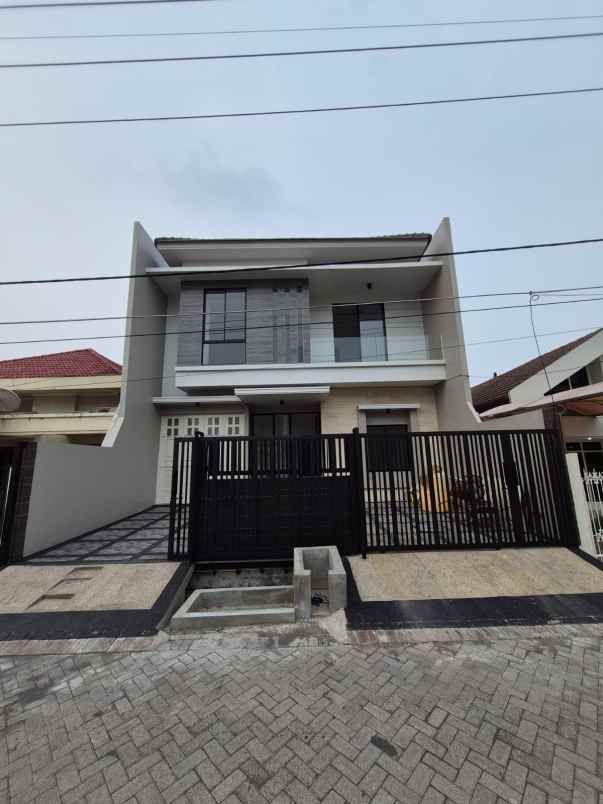 dijual rumah manyar kertoadi