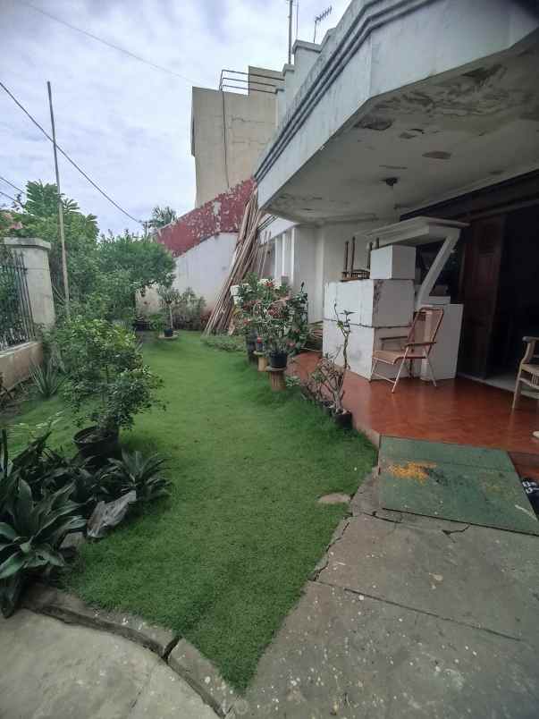 dijual rumah manyar kertoarjo