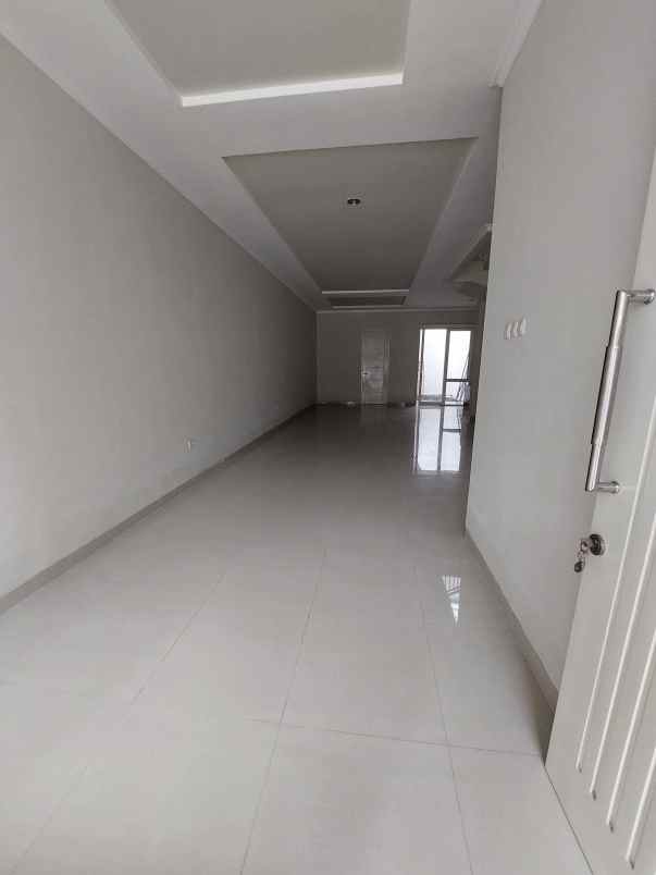 dijual rumah manyar tirtoasri