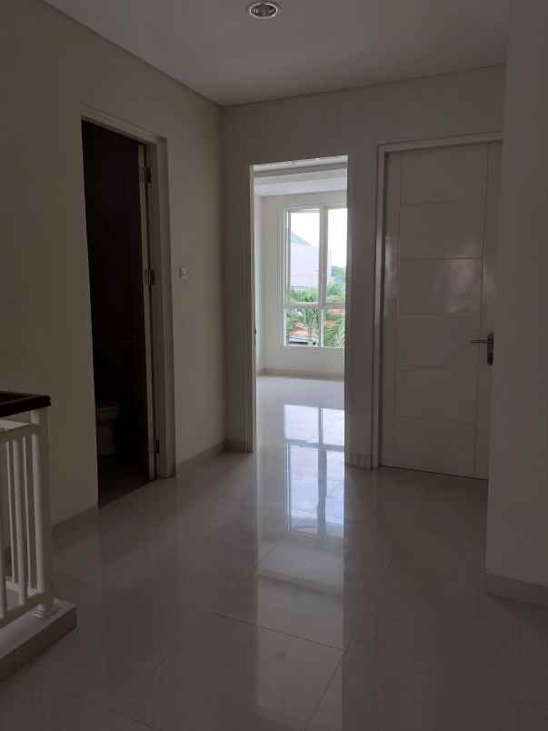 dijual rumah manyar tirtoasri