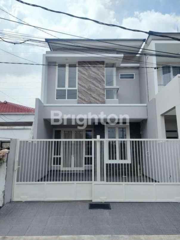 dijual rumah manyar tirtoyoso