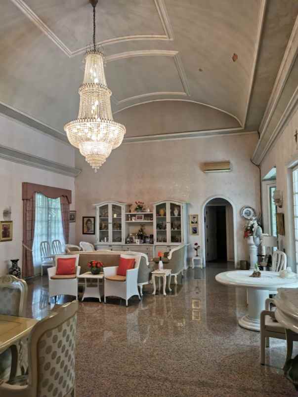 dijual rumah manyar tirtoyoso