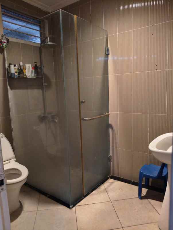 dijual rumah manyar tompotika