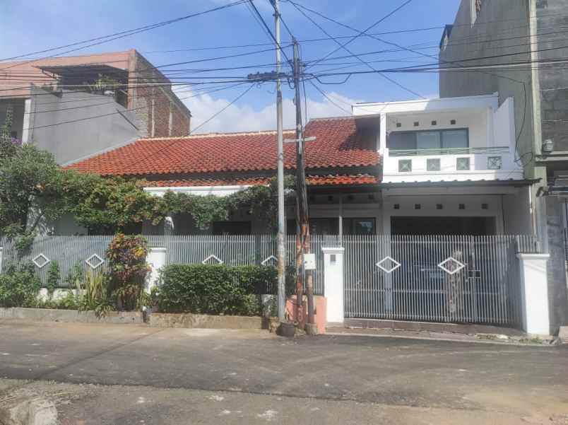 dijual rumah margahayu raya