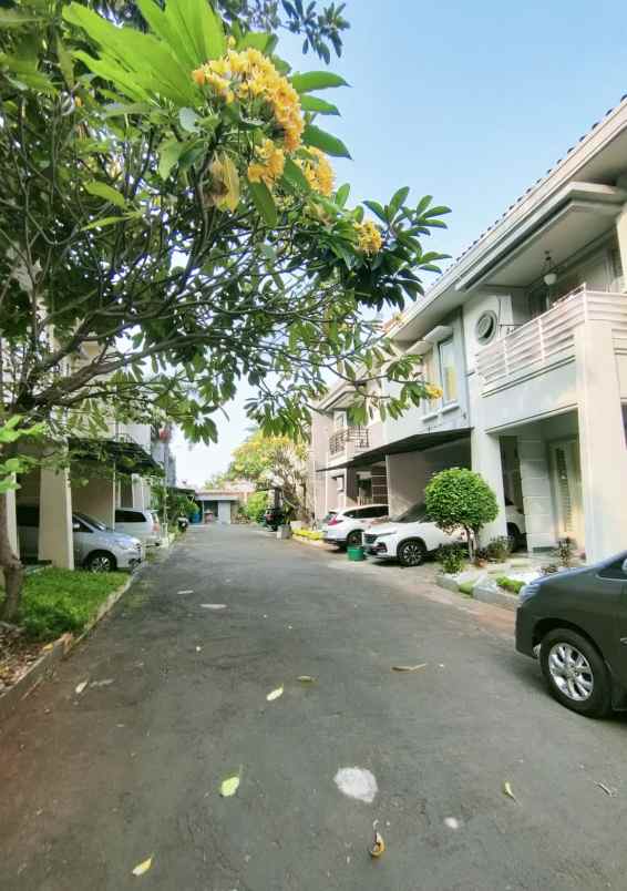 dijual rumah matraman jakarta timur