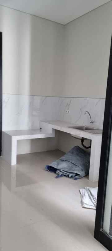 dijual rumah medokan asri