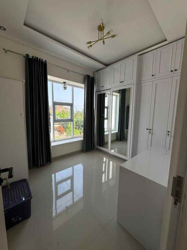 dijual rumah mekarwangi