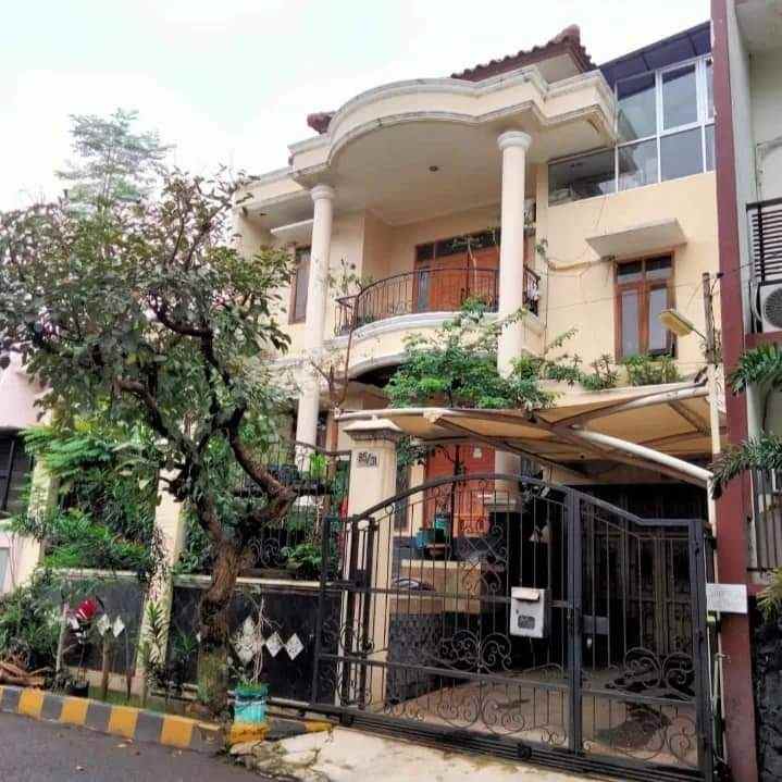 dijual rumah mewah 2 lt plus furniture kota bandung