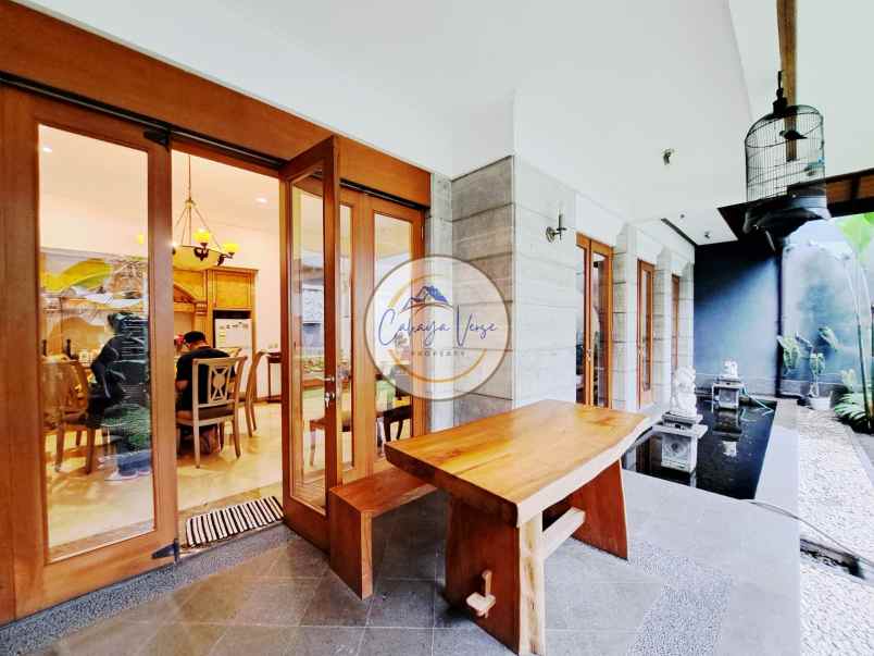 dijual rumah mewah batununggal elok buah batu bandung