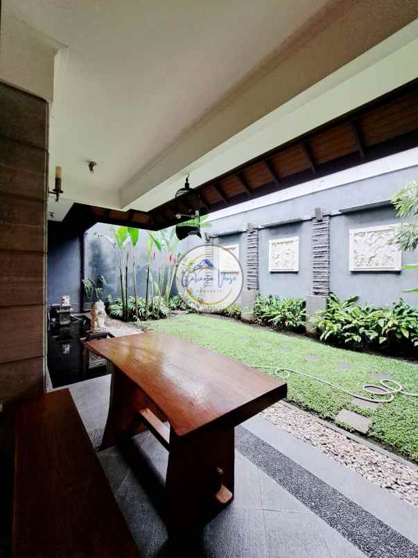 dijual rumah mewah batununggal elok buah batu bandung