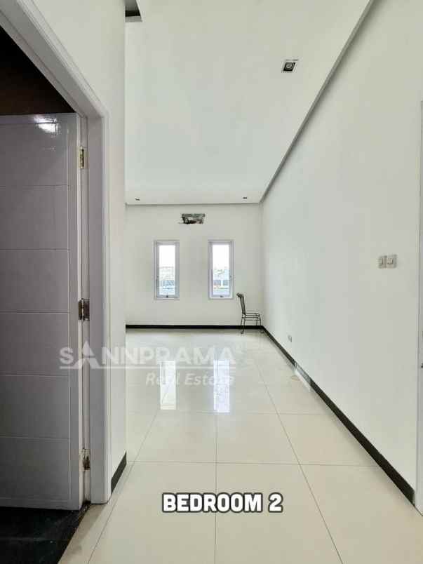 dijual rumah mewah dgn rooftop dijln margonda