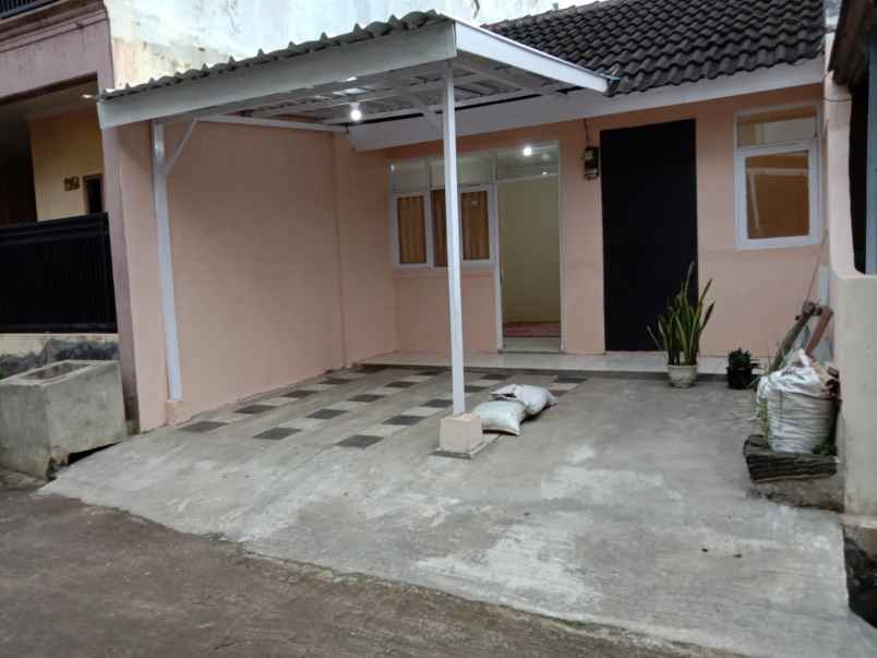 dijual rumah murah di komplek gbr dekat permata