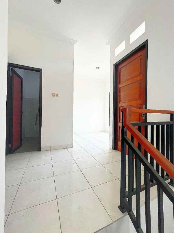 dijual rumah mustika jaya