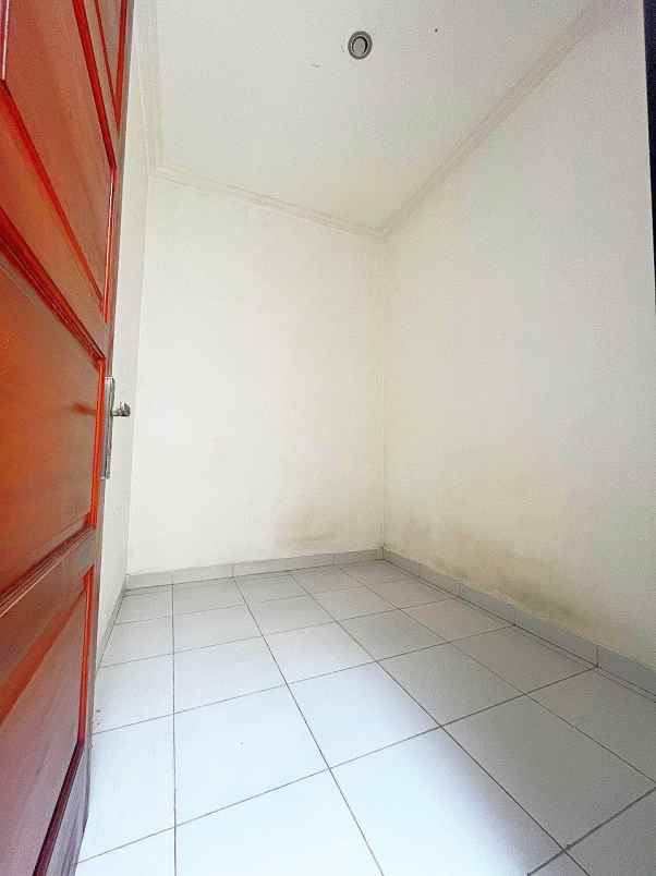 dijual rumah mustika jaya