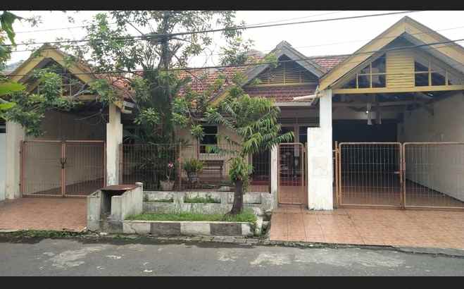 dijual rumah nginden intan