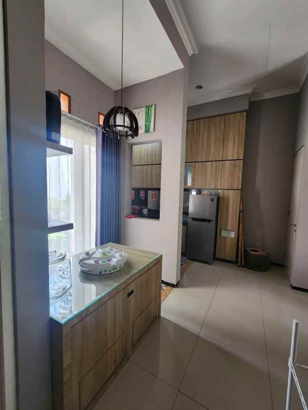 dijual rumah noor residence