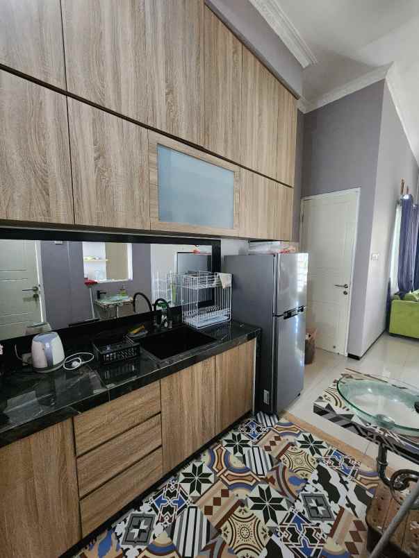 dijual rumah noor residence