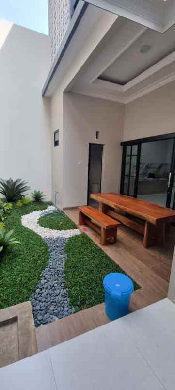 dijual rumah oma campus