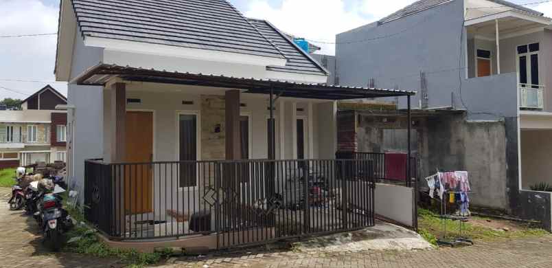 dijual rumah oro oro ombo