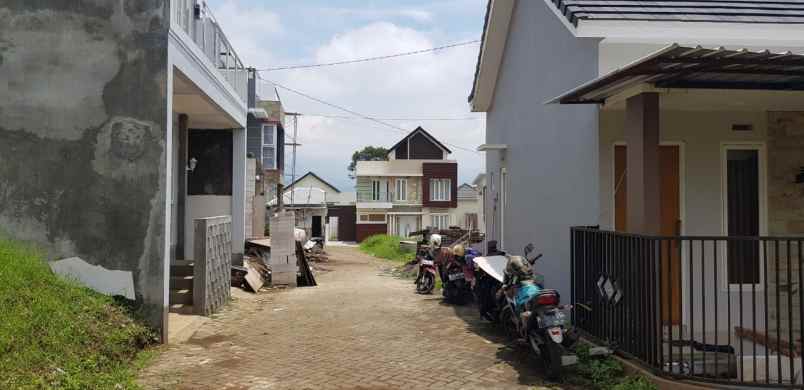 dijual rumah oro oro ombo