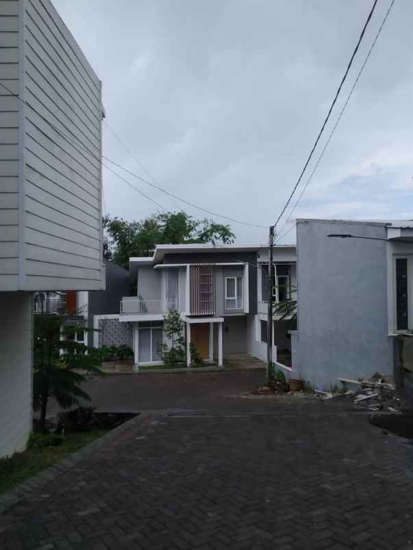 dijual rumah oro oro ombo kota batu