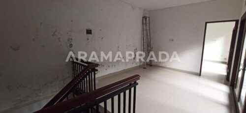 dijual rumah padanggalak