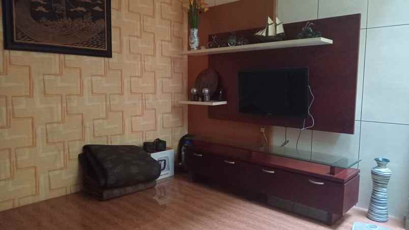 dijual rumah padasuka