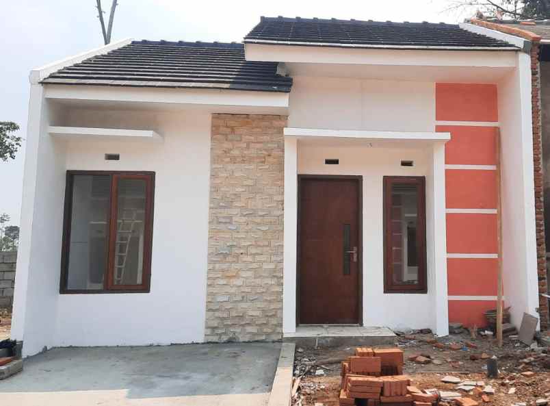 dijual rumah pakis