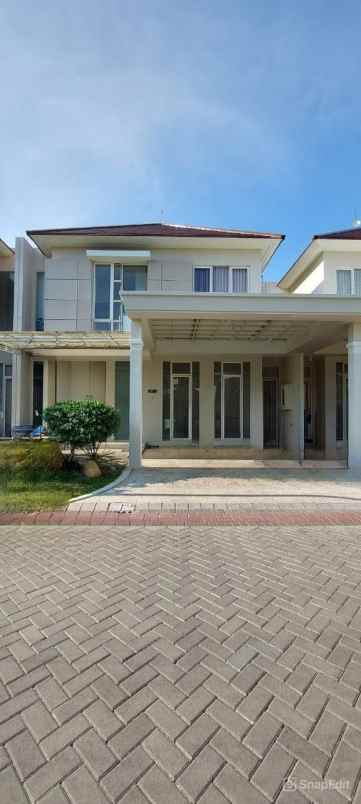 dijual rumah pakuwon city