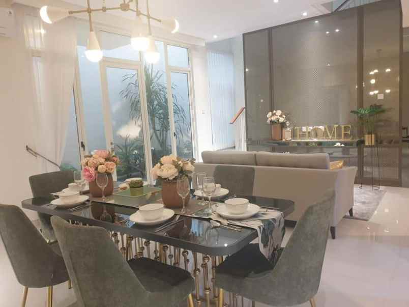 dijual rumah pakuwon city mossel bay