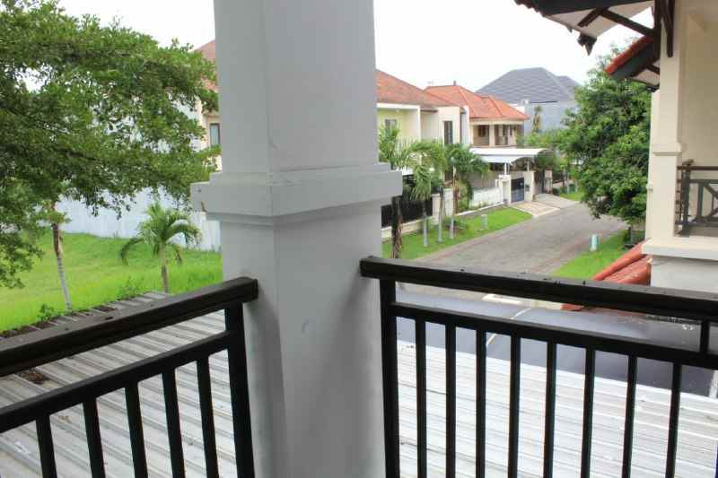 dijual rumah pakuwon city villa westwood