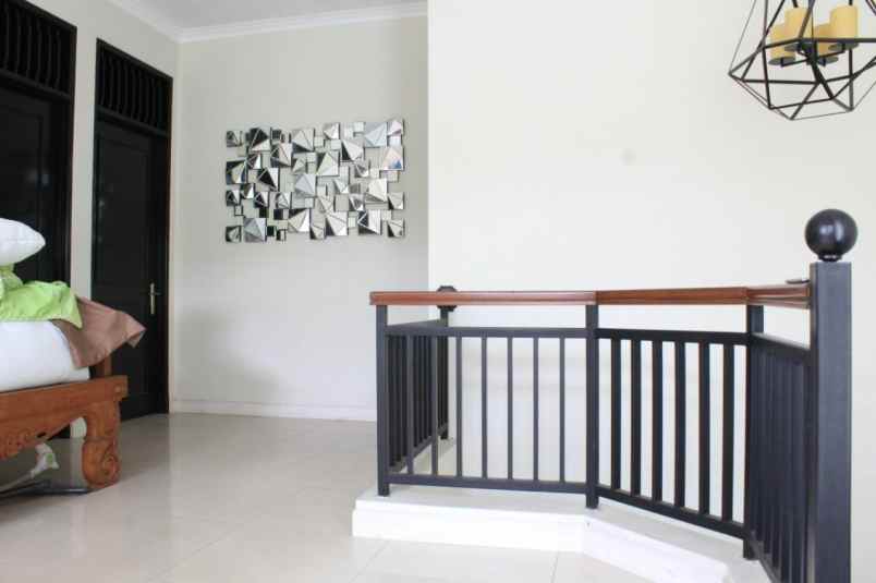 dijual rumah pakuwon city villa westwood