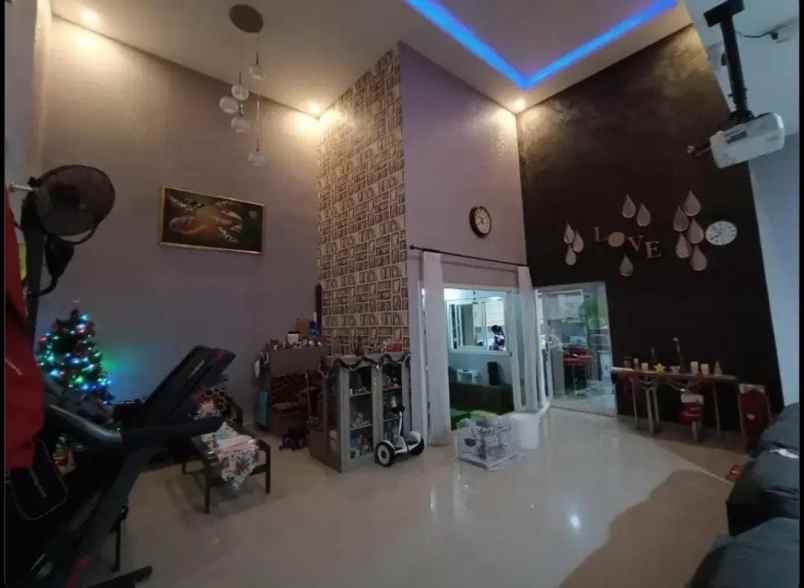 dijual rumah palem utara