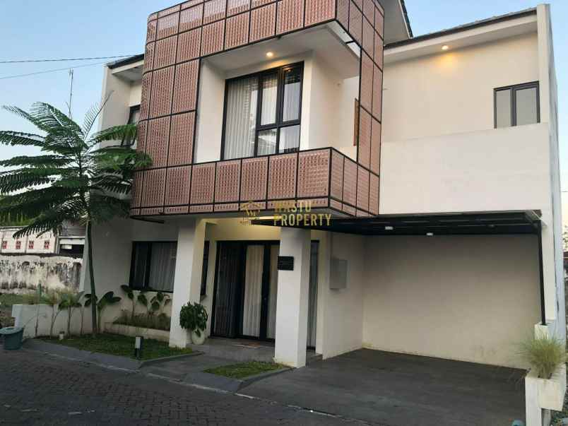 dijual rumah pandes panggungharjo kec