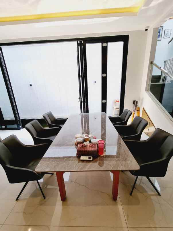 dijual rumah pangkalan asem cempaka