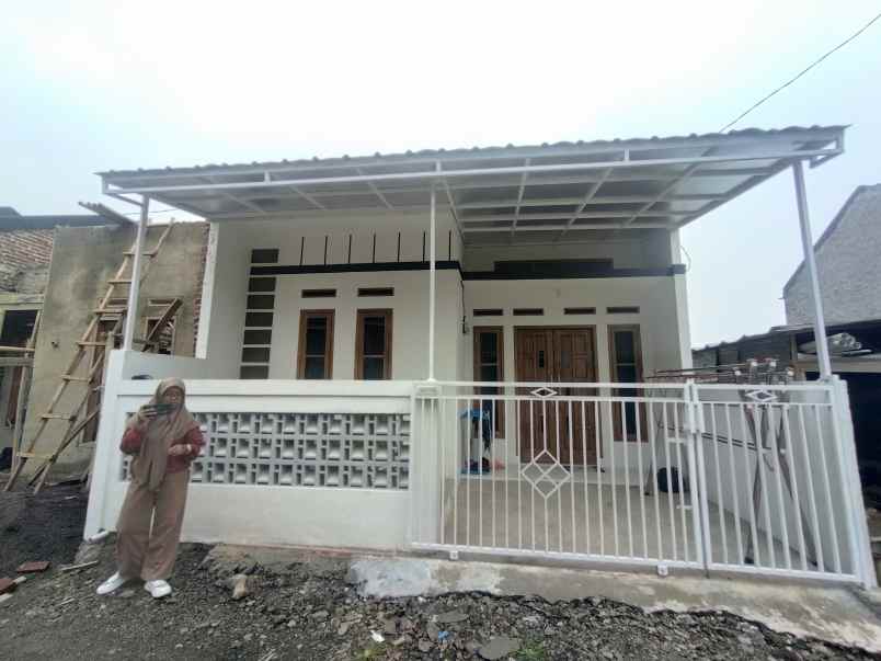 dijual rumah panuusan malakasari