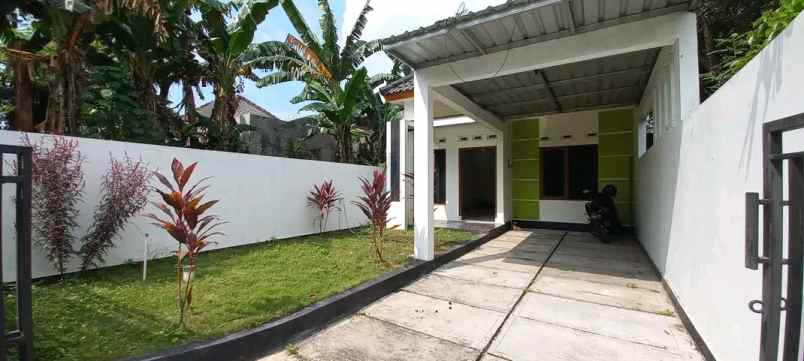 dijual rumah pasar godean