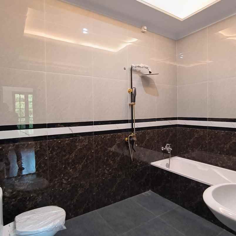 dijual rumah pejaten barat