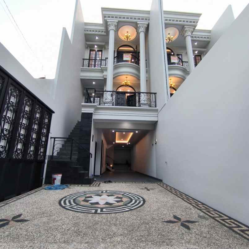 dijual rumah pejaten barat