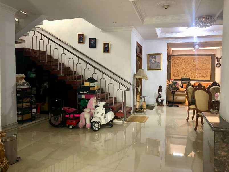 dijual rumah pejaten timur