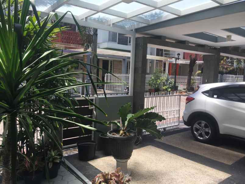 dijual rumah permata jingga