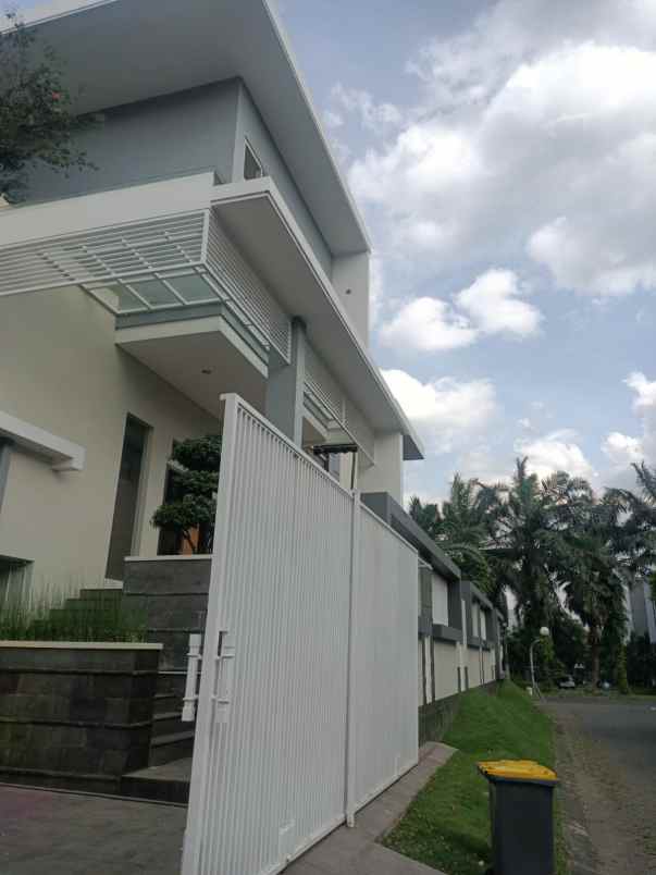 dijual rumah permata jingga suhat kota