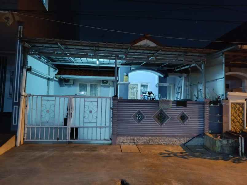 dijual rumah perumahan boulevard hijau
