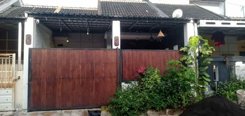 dijual rumah perumahan kedungkandang