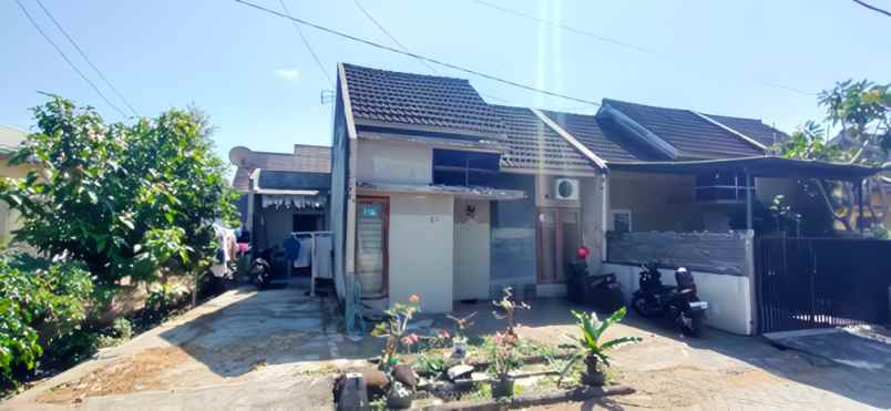 dijual rumah perumahan manisrenggo