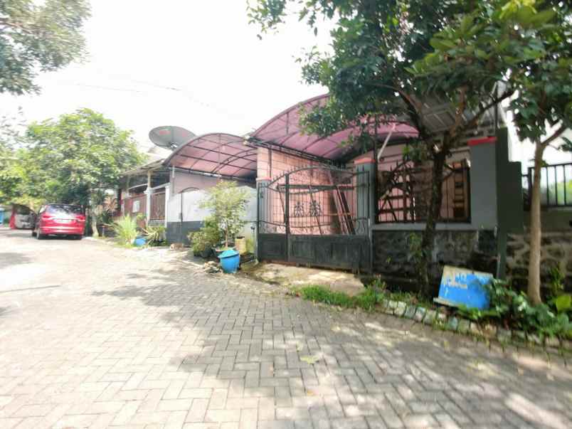 dijual rumah perumahan puncak permata