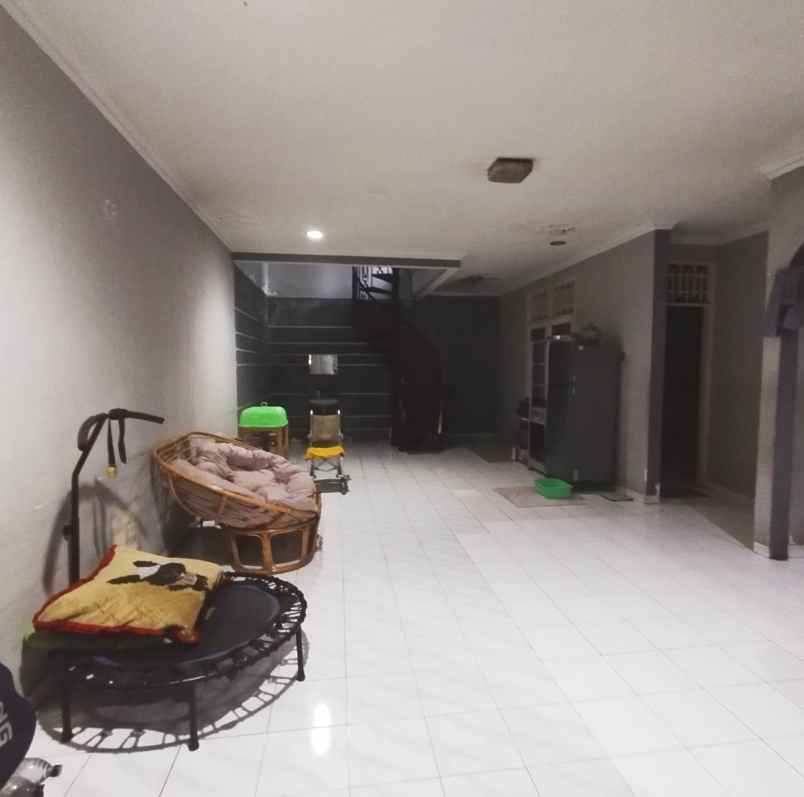 dijual rumah perumahan taman modern