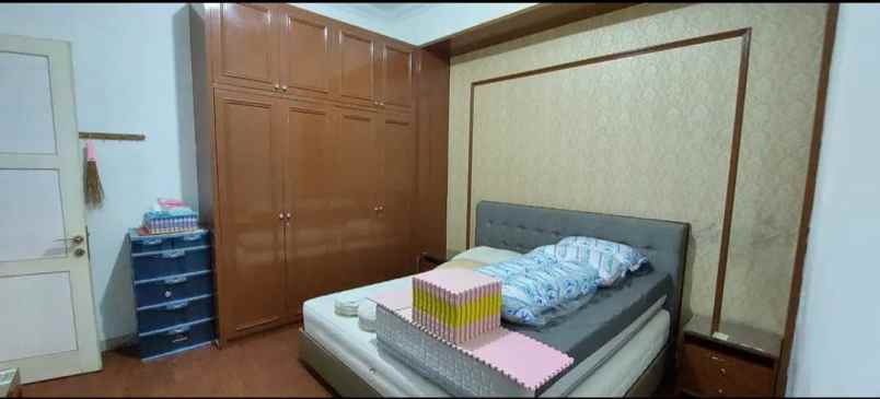 dijual rumah perumahan tamansari