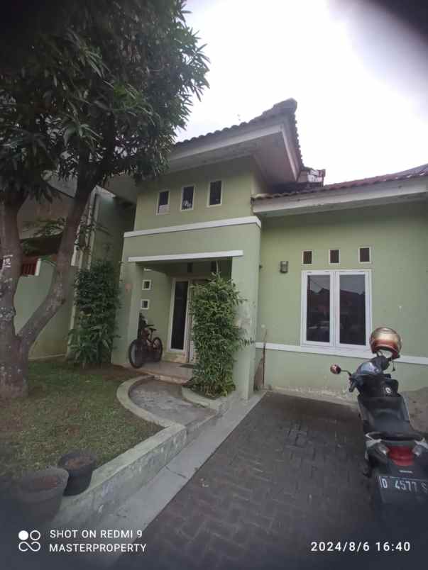 dijual rumah pinus regency