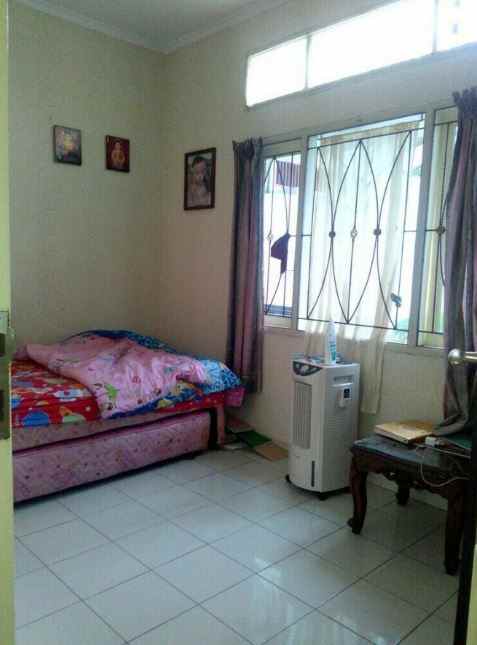 dijual rumah pinus regency